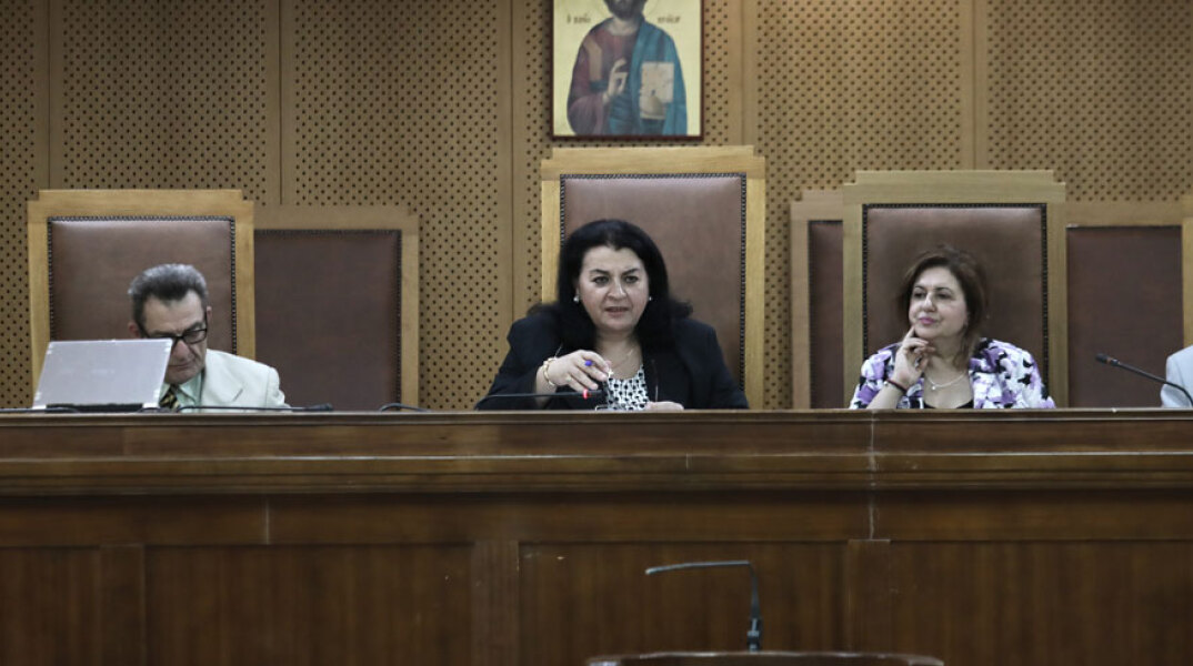 Δίκη / Χρυσή Αυγή