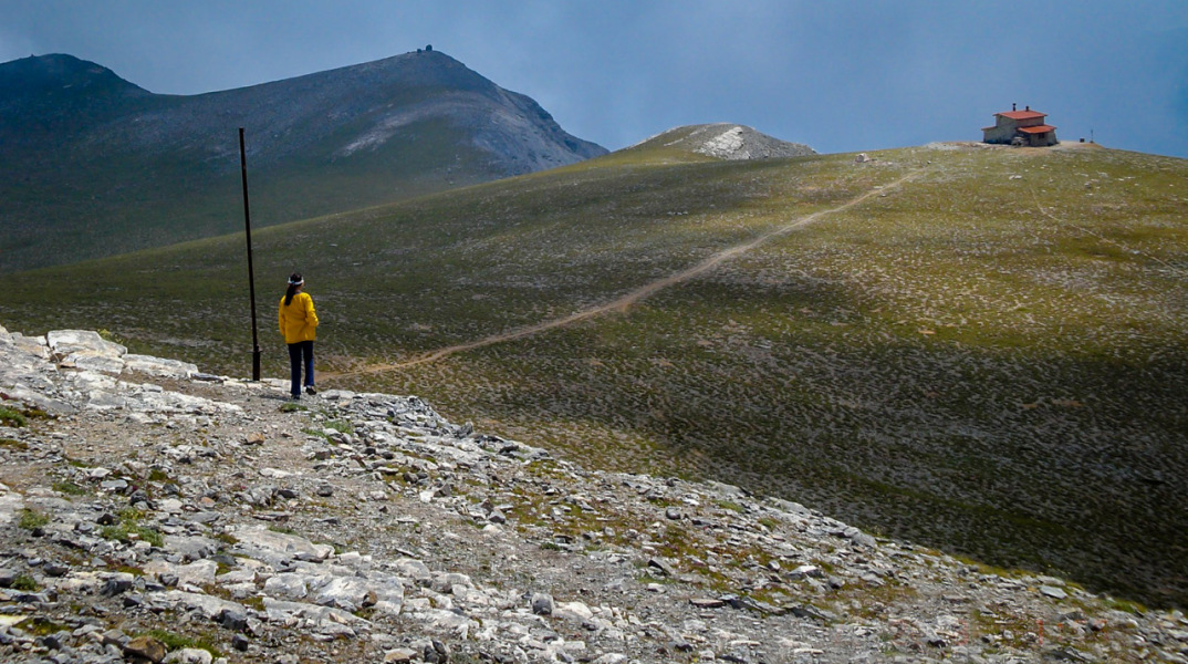 Καταφύγιο Γιώσος Αποστολίδης (2.697μ) © Θανάσης Καρατζάς
