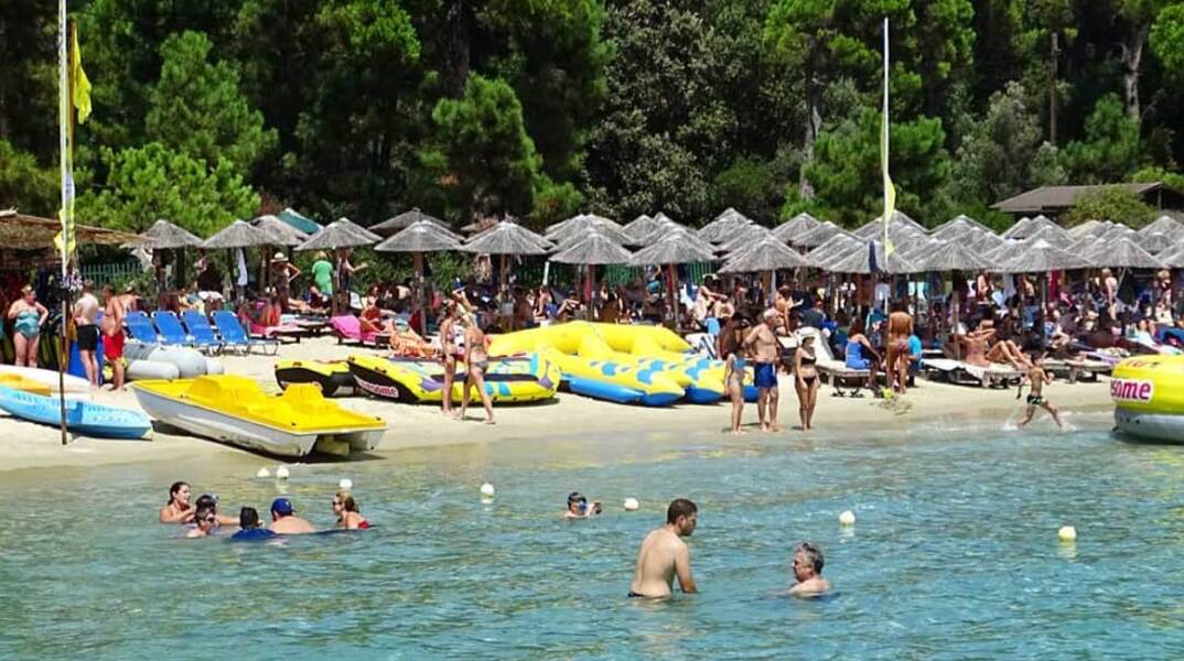 #athensvoice & you / iliaspapado @ilmar25