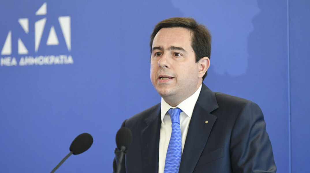 Νότης Μηταράκης