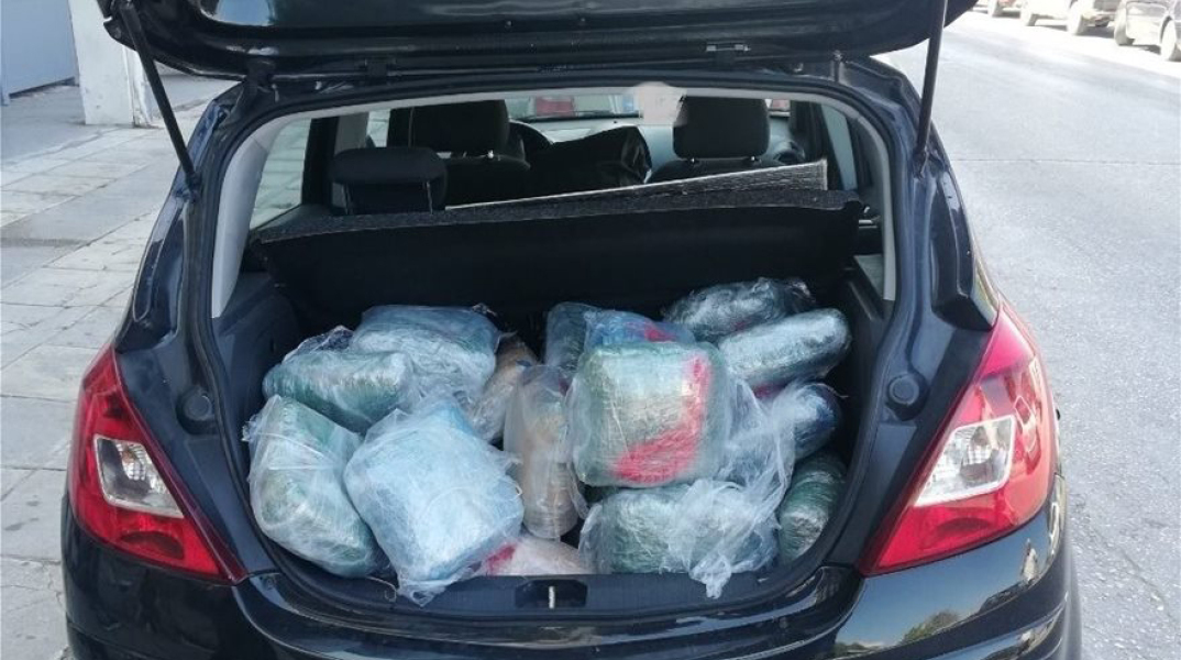 Μπλόκο σε 102 κιλά κάνναβη