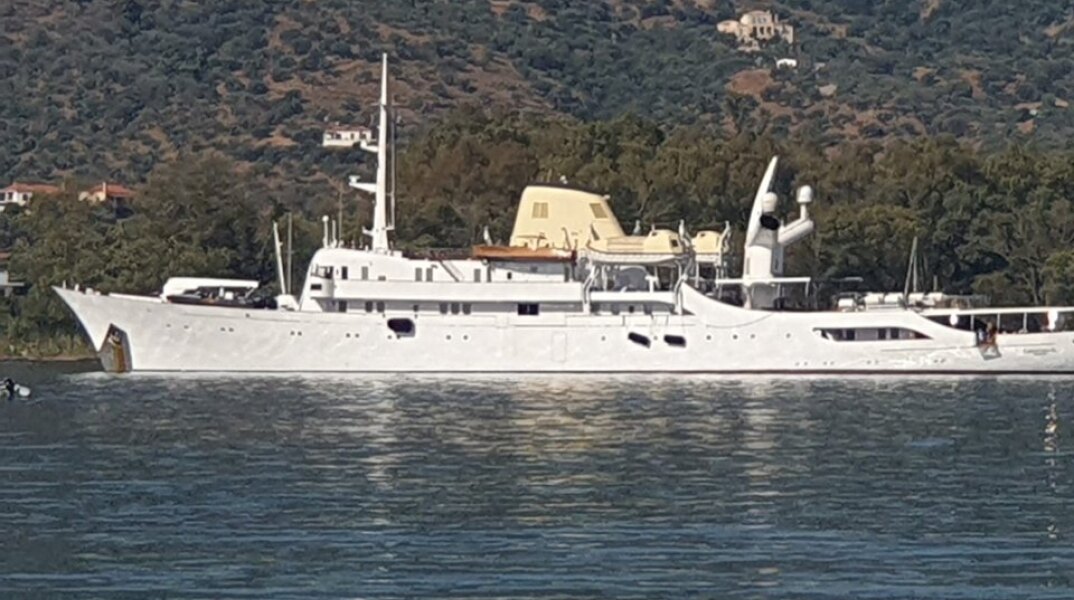 Στον Πόρο η θρυλική θαλαμηγός του Ωνάση «Χριστίνα» 