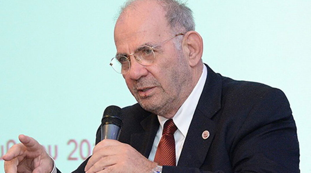 Γιάννης Κυριόπουλος