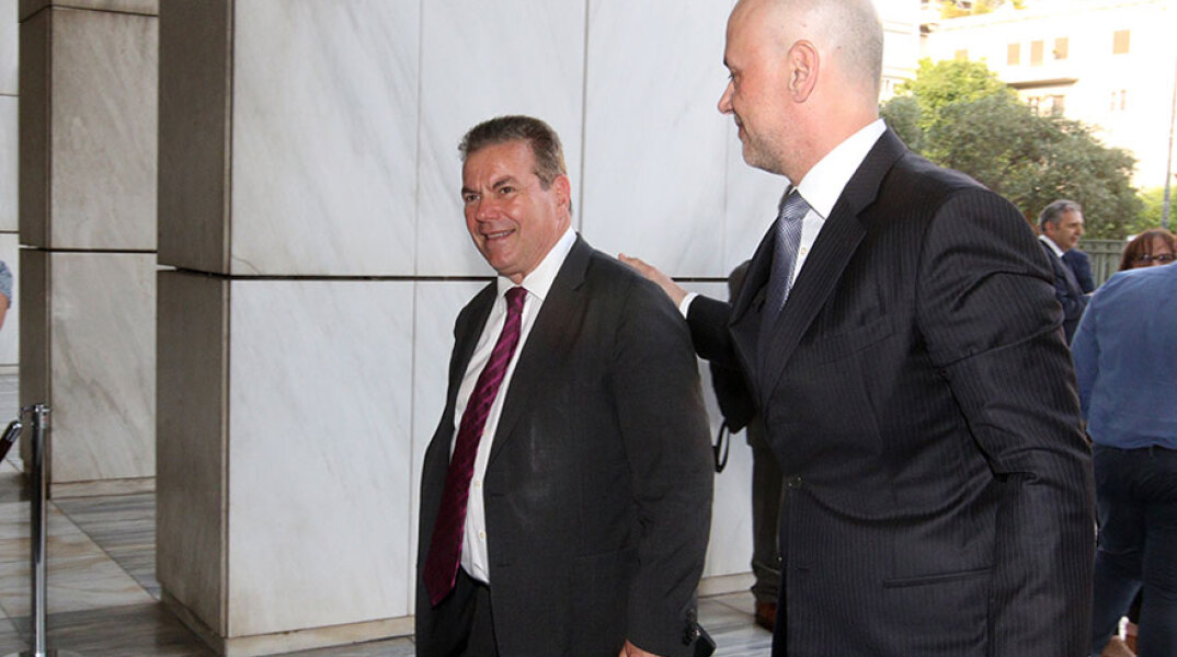 Τάσος Πετρόπουλος