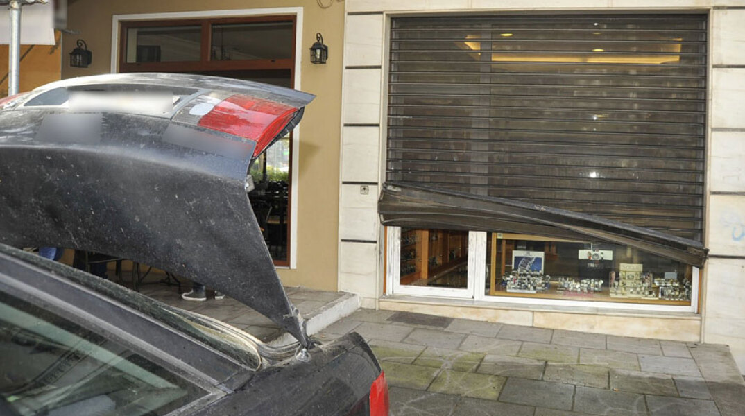 Διάρρηξη σε κοσμηματοπωλείο