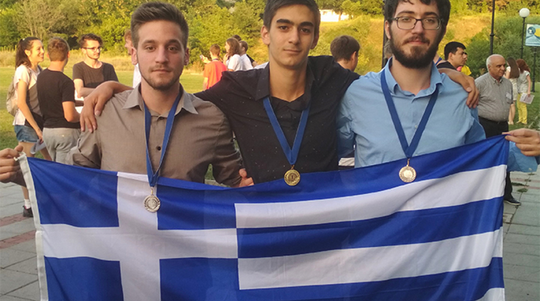 Κυπριανός Ιάσωνας Προδρομίδης (χρυσό), Σωτήρης Αρμενιάκος (αργυρό) και Γιώργος Κοντογεωργίου (αργυρό)