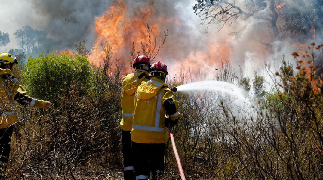 Πύρινο μέτωπο στη νότια Γαλλία