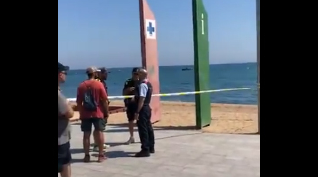 Εκκενώθηκε παραλία στη Βαρκελώνη - Βρέθηκε βόμβα μέσα στη θάλασσα