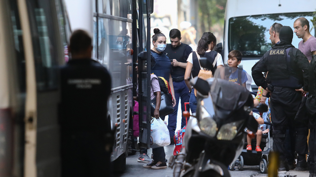 Επιχείρηση της ΕΛ.ΑΣ. στα Εξάρχεια © INTIMENEWS / ΓΙΑΝΝΗΣ ΛΙΑΚΟΣ