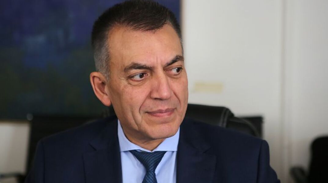 Γιάννης Βρούτσης 