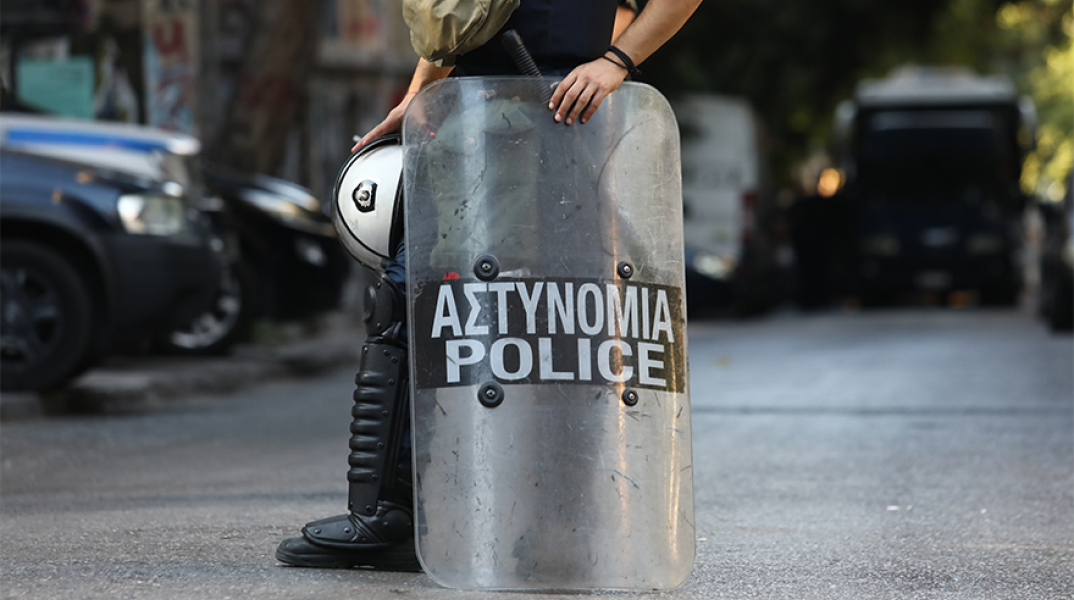 Καταγγελία σε βάρος ανδρών των ΜΑΤ