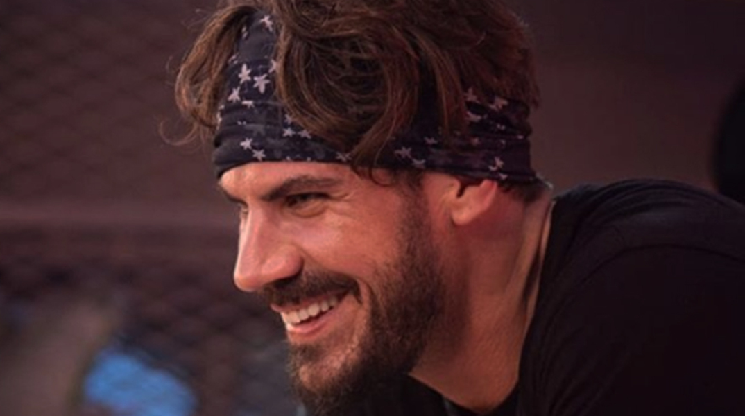 Άκης Πετρετζίκης