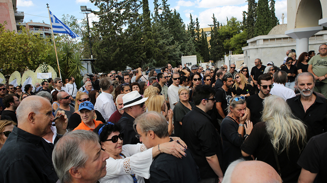 Κηδεία Λαυρέντη Μαχαιρίτσα