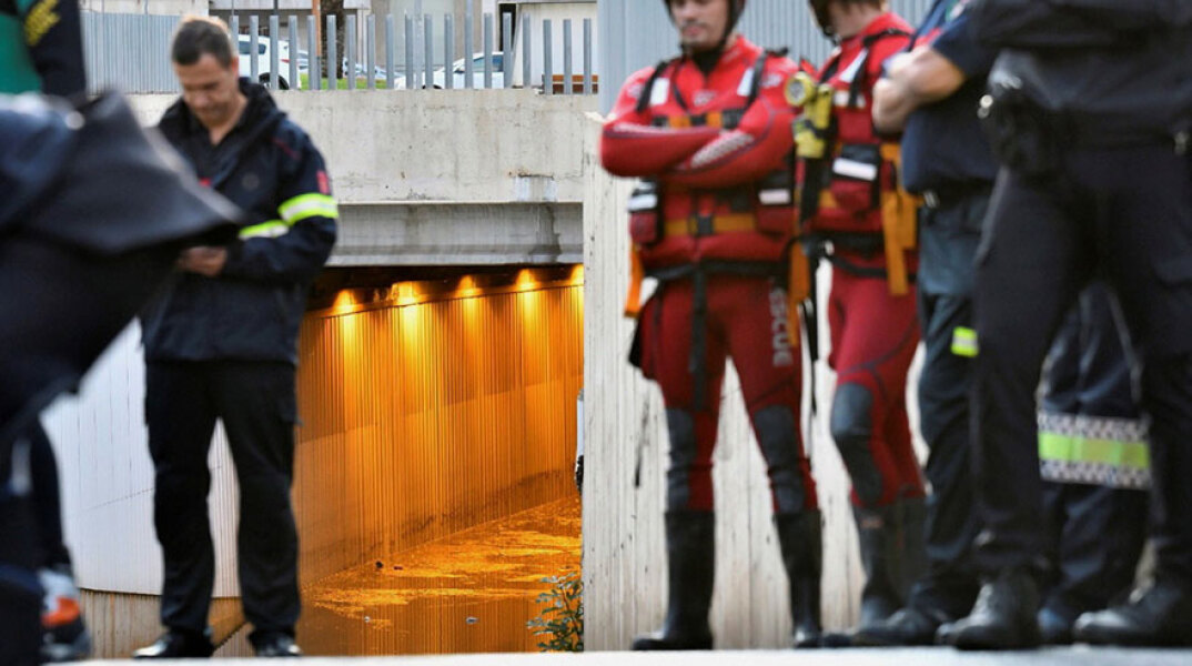 Τρεις άνθρωποι έχασαν τη ζωή τους σε πλημμύρες στην Ισπανία