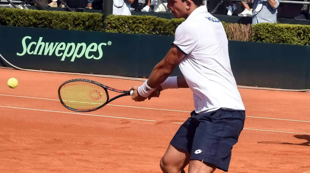 Ο Μιχάλης Περβολαράκης κατά τη διάρκεια του μονού match. 