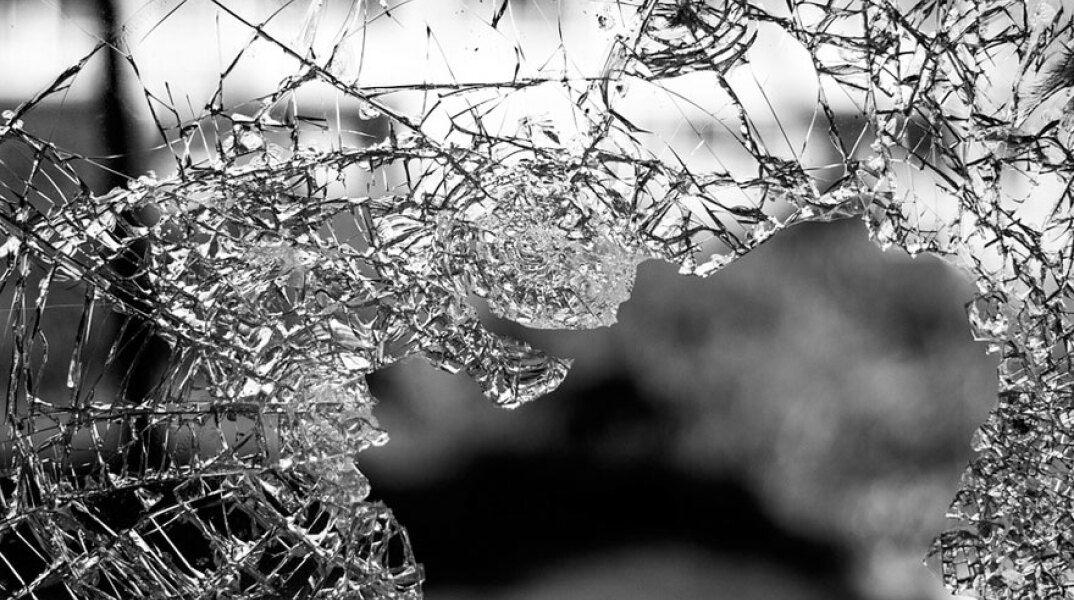 broken-glass2312.jpg