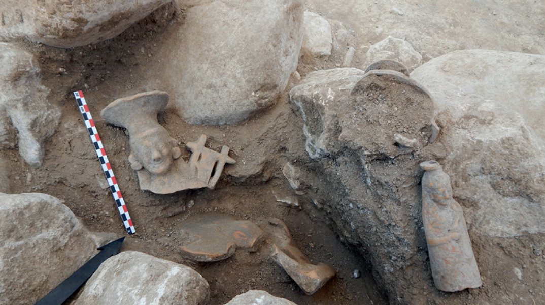 Ταφή με ειδώλιο σφίγγας