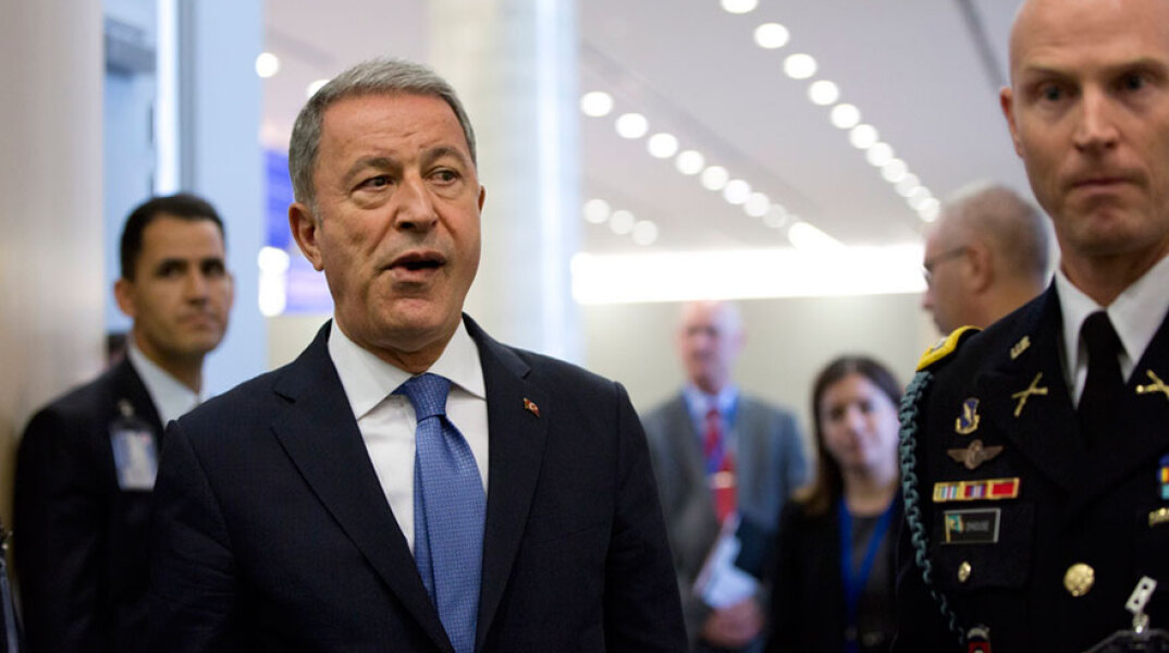 Χουλουσί Ακάρ