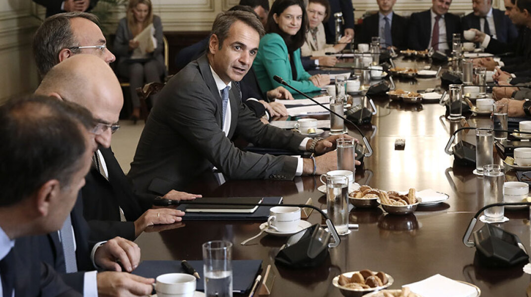 mitsotakis-ypourgiko1