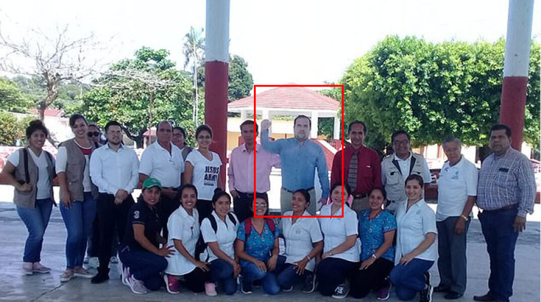 Viral ο «χάρτινος» δήμαρχος σε πόλη του Μεξικού