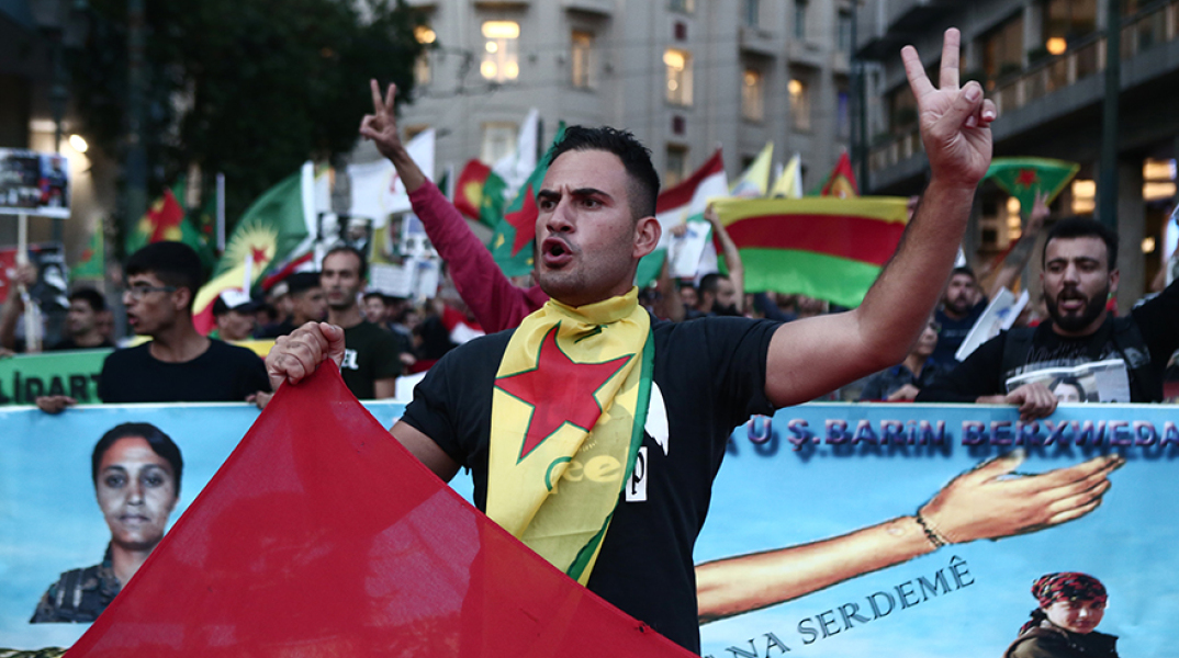 Κούρδοι και αλληλέγγυοι στην Αθήνα σε μια νέα πορεία κατά της Τουρκίας
