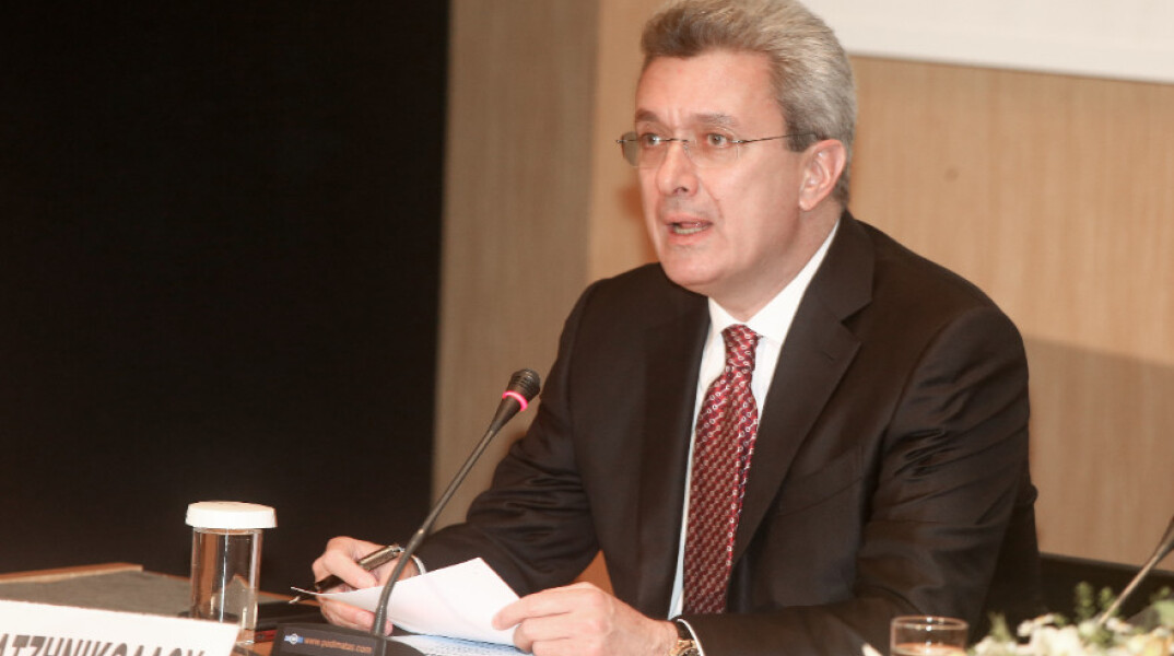 Νίκος Χατζηνικολάου