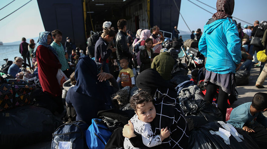 Στην Ελευσίνα 700 αιτούντες άσυλο από τη Σάμο  