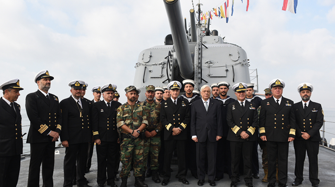 Ο Προκόπης Παυλόπουλος στο αντιτορπιλικό «Βέλος»