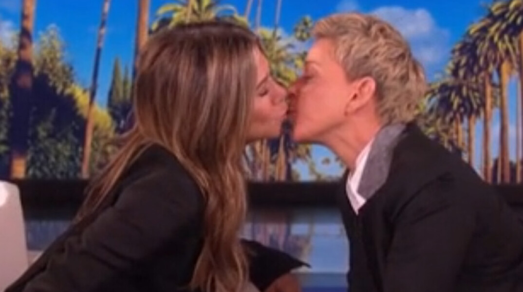 aniston-degeneres-kiss