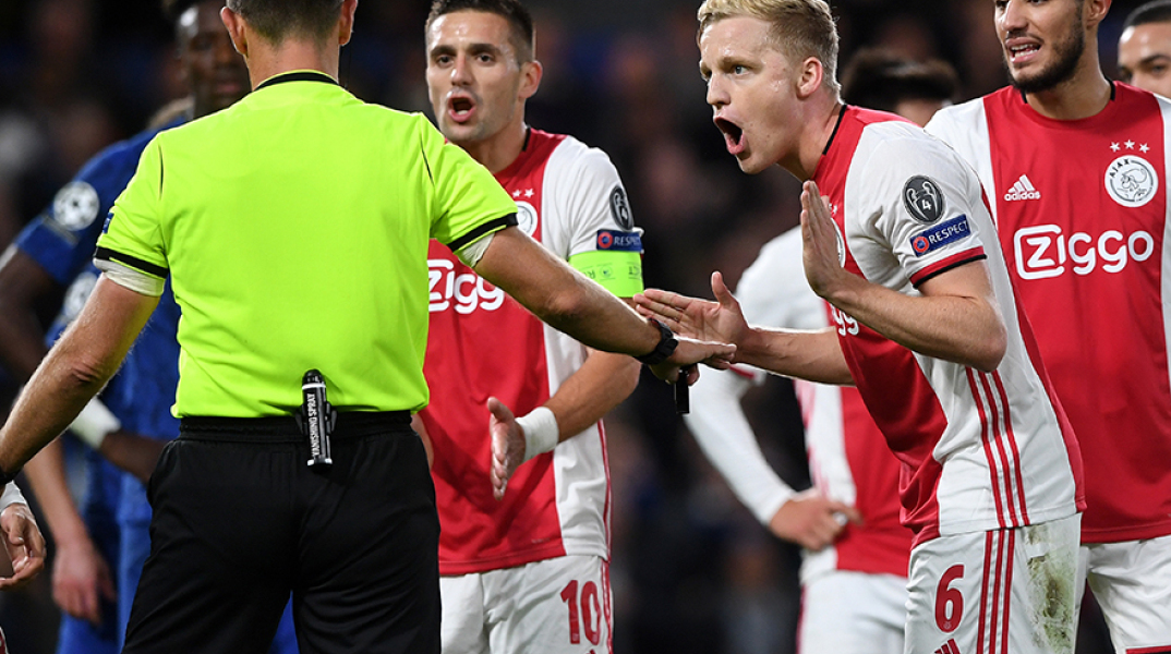 Διπλή αποβολή για τον Άγιαξ