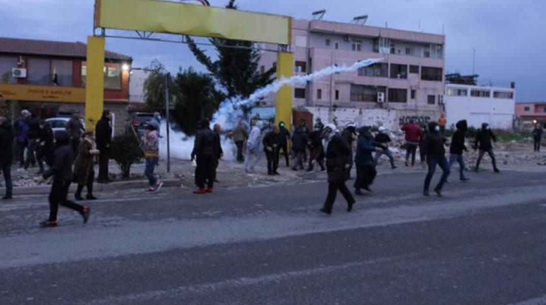 Άγρια επεισόδια στα Τίρανα 