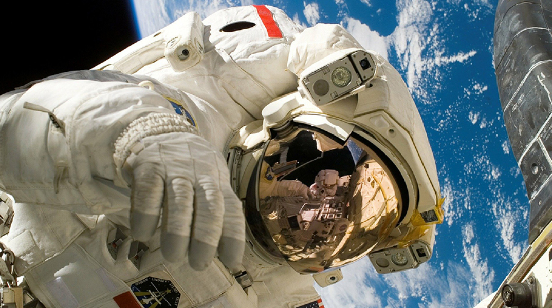 astronaut-11080_1920.jpg