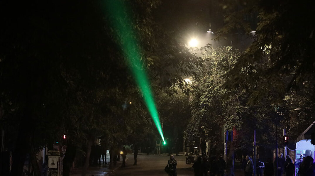 Ένταση στα Εξάρχεια μετά την πορεία για την εξέγερση του Πολυτεχνείου