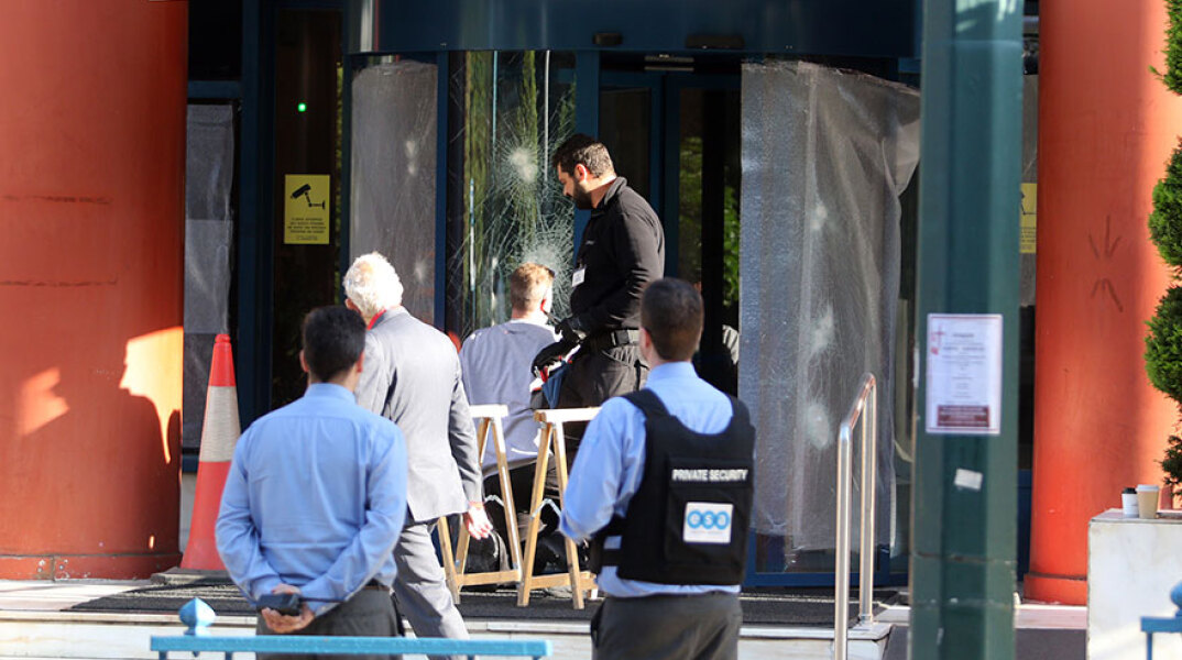 Επίθεση του Ρουβίκωνα στην εταιρεία ΤΙΤΑΝ 