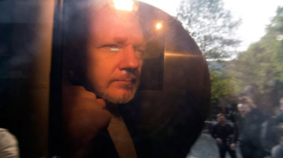 Τζούλιαν Ασάνζ