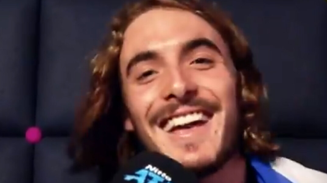 Ο Στέφανος Τσιτσιπάς τραγουδά «I'm so excited»