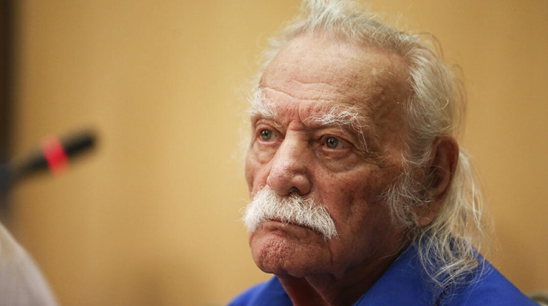 Μανώλης Γλέζος