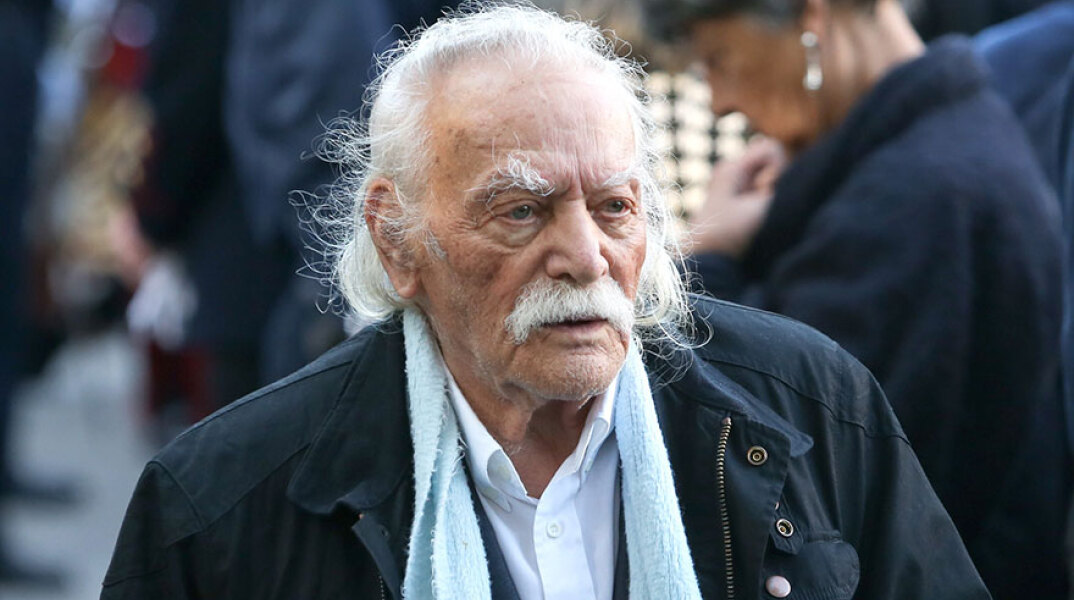 Μανώλης Γλέζος