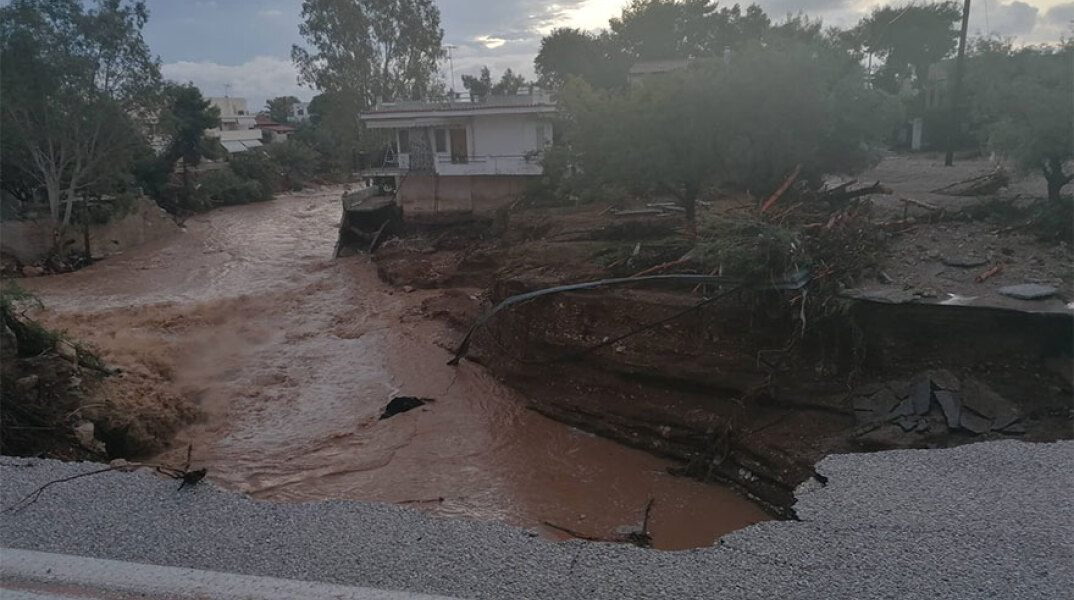 Κινέτα: Εικόνες καταστροφής από την κακοκαιρία