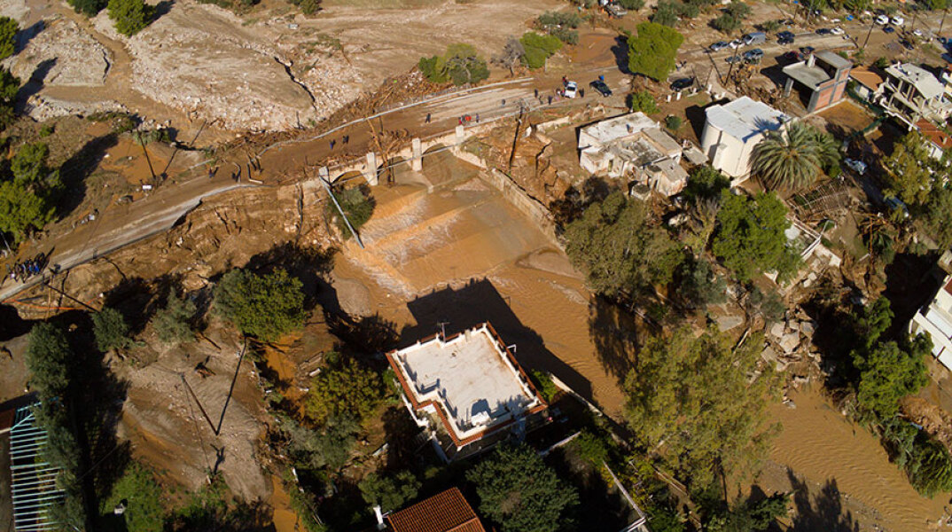 Drone κατέγραψε αποκαλυπτικές εικόνες από τις πλημμύρες στην Κινέτα