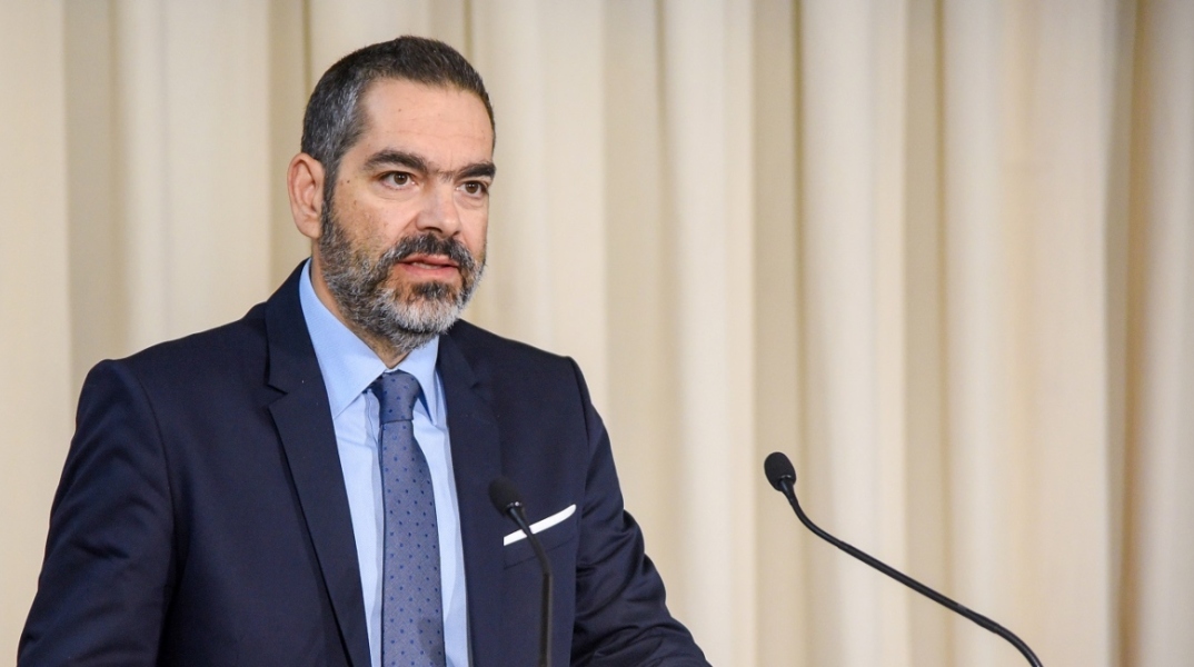 Παπαστράτος