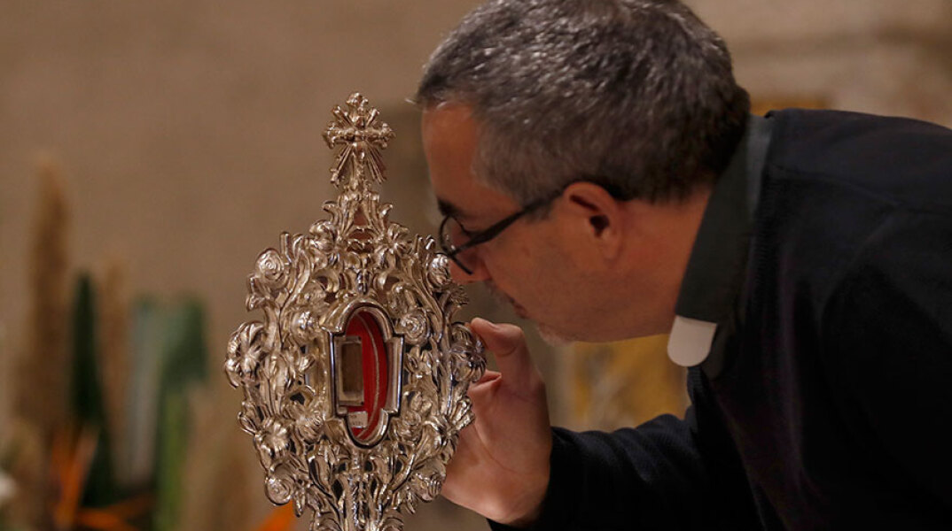 relic-of-the-holy-crib