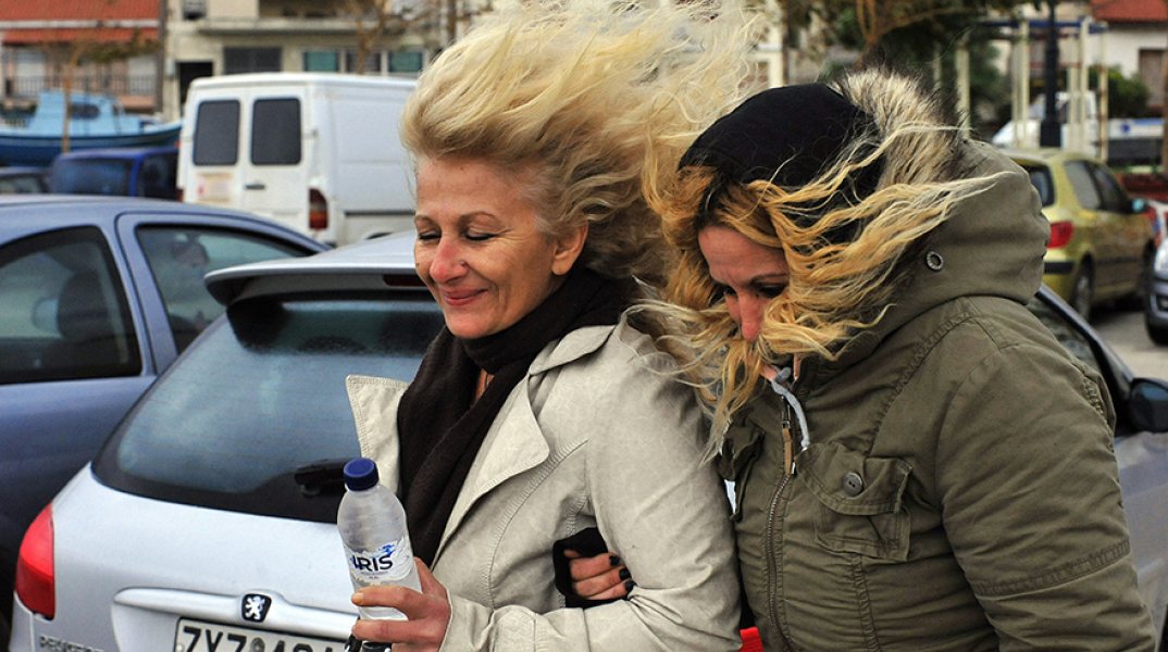 Κακοκαιρία στην παραλία της Κορίνθου 