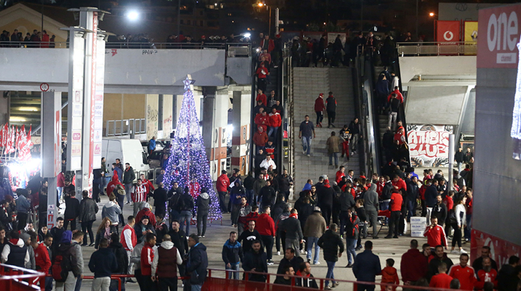 Ένταση έξω από το «Γ. Καραϊσκάκης» πριν το ντέρμπι