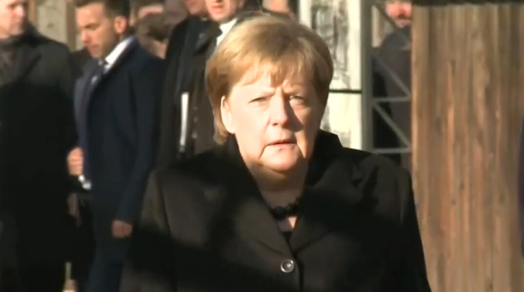 merkel-auschwitz_