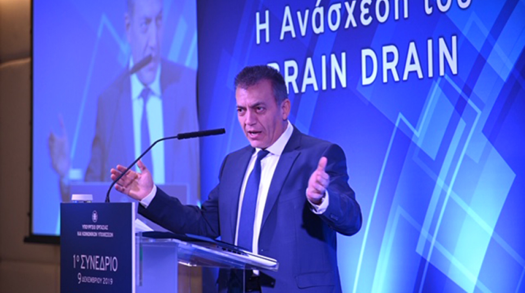 Γιάννης Βρούτσης 