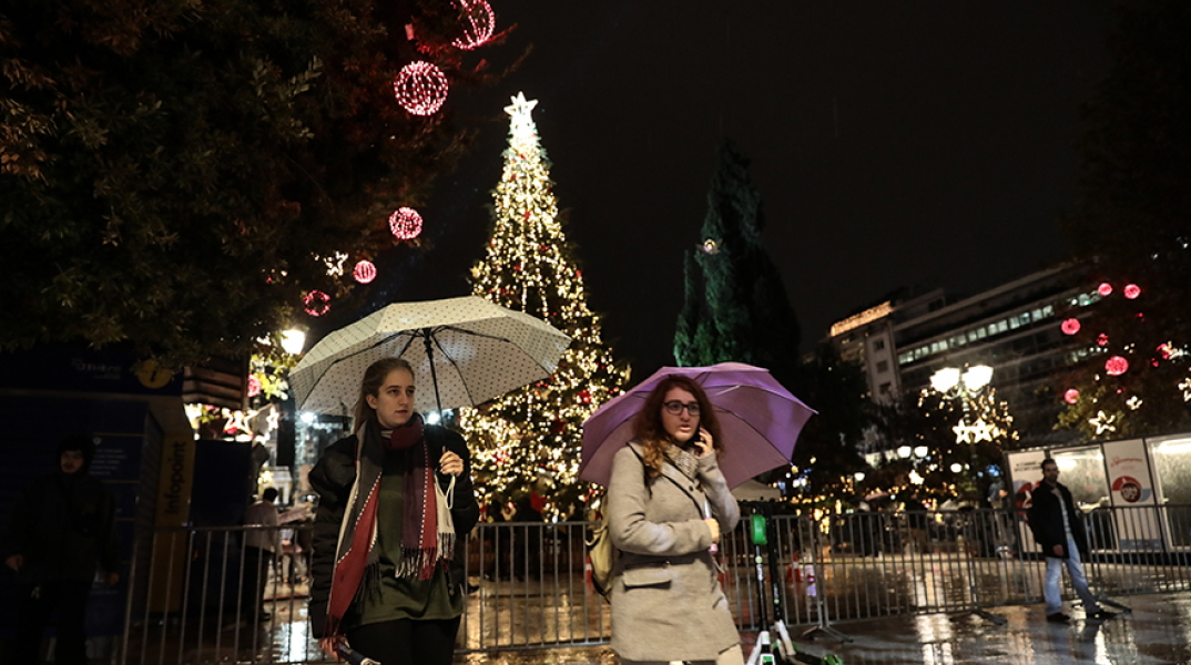 Βροχή στο κέντρο της Αθήνας 
