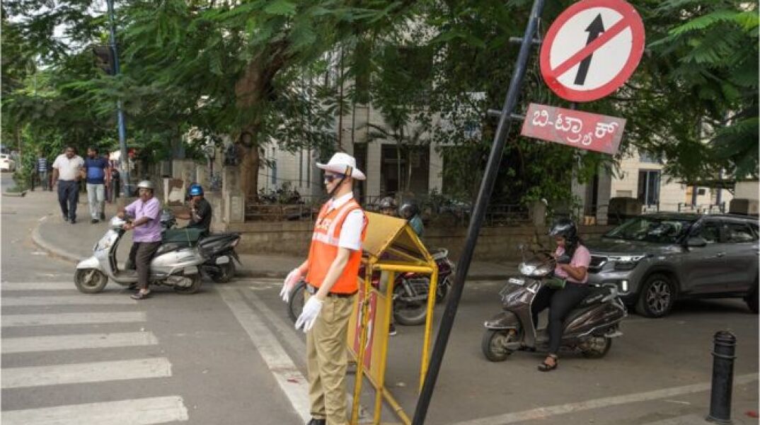 Ινδία, τροχονόμοι - σκιάχτρα