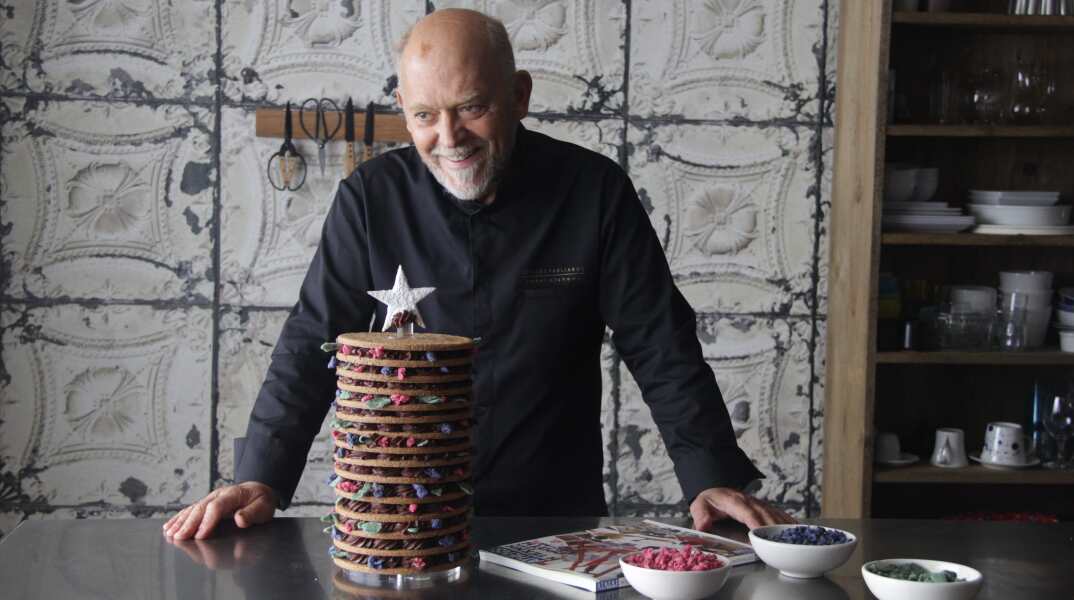 Στέλιος Παρλιάρος