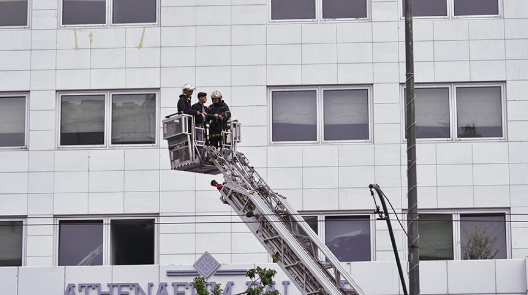 Στις φλόγες το ξενοδοχείο Athenaeum Palace